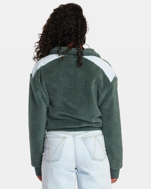 RVCA Women's Off Grid Sherpa Fleece 4 RVCA Women's Off Grid Sherpa Fleece - Image 2