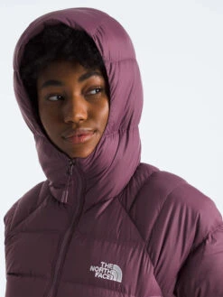 The North Face Women's Hydrenalite Down Insulated Jacket -Columbia Store NF0A5GGG 1NI modelhood2 720x 31b69fa6 e021 41ed b08b 8960cac010d9