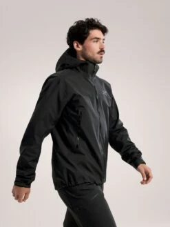 Arc'teryx Men's Beta Jacket -Columbia Store S25 X000007726 Beta Jacket Black Side View