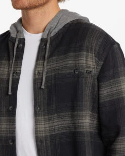 Billabong Men's Baja Hooded Flannel Shirt -Columbia Store abywt00210 billabong w blk dtl1
